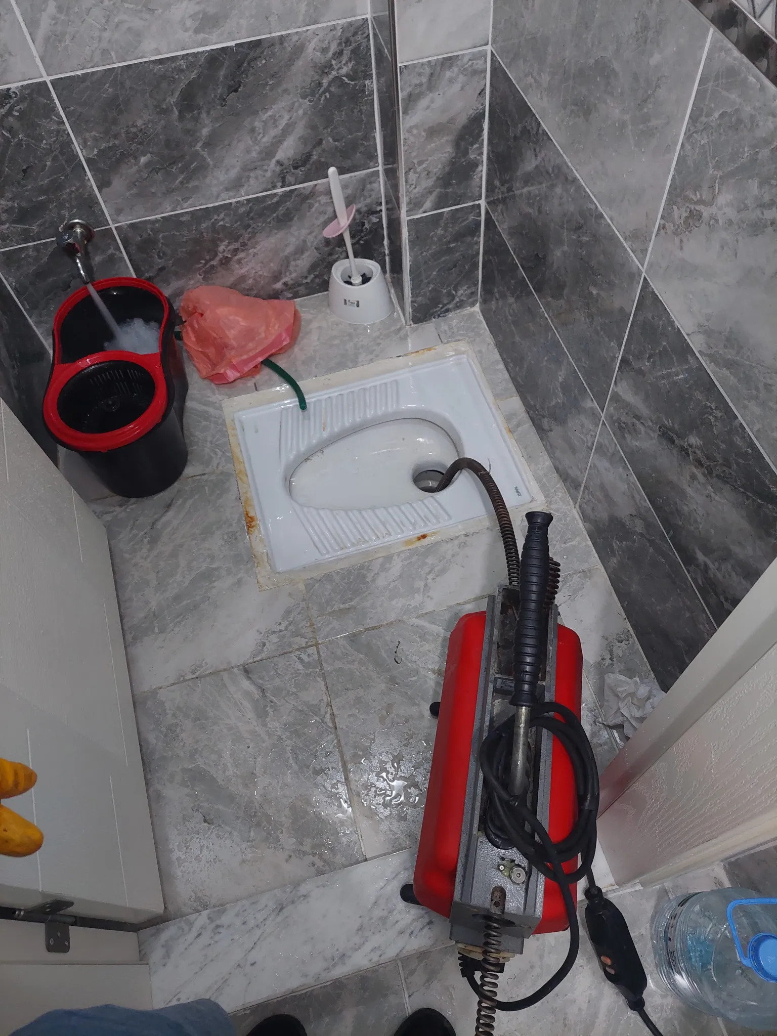 Klozet tıkanıklığı açma