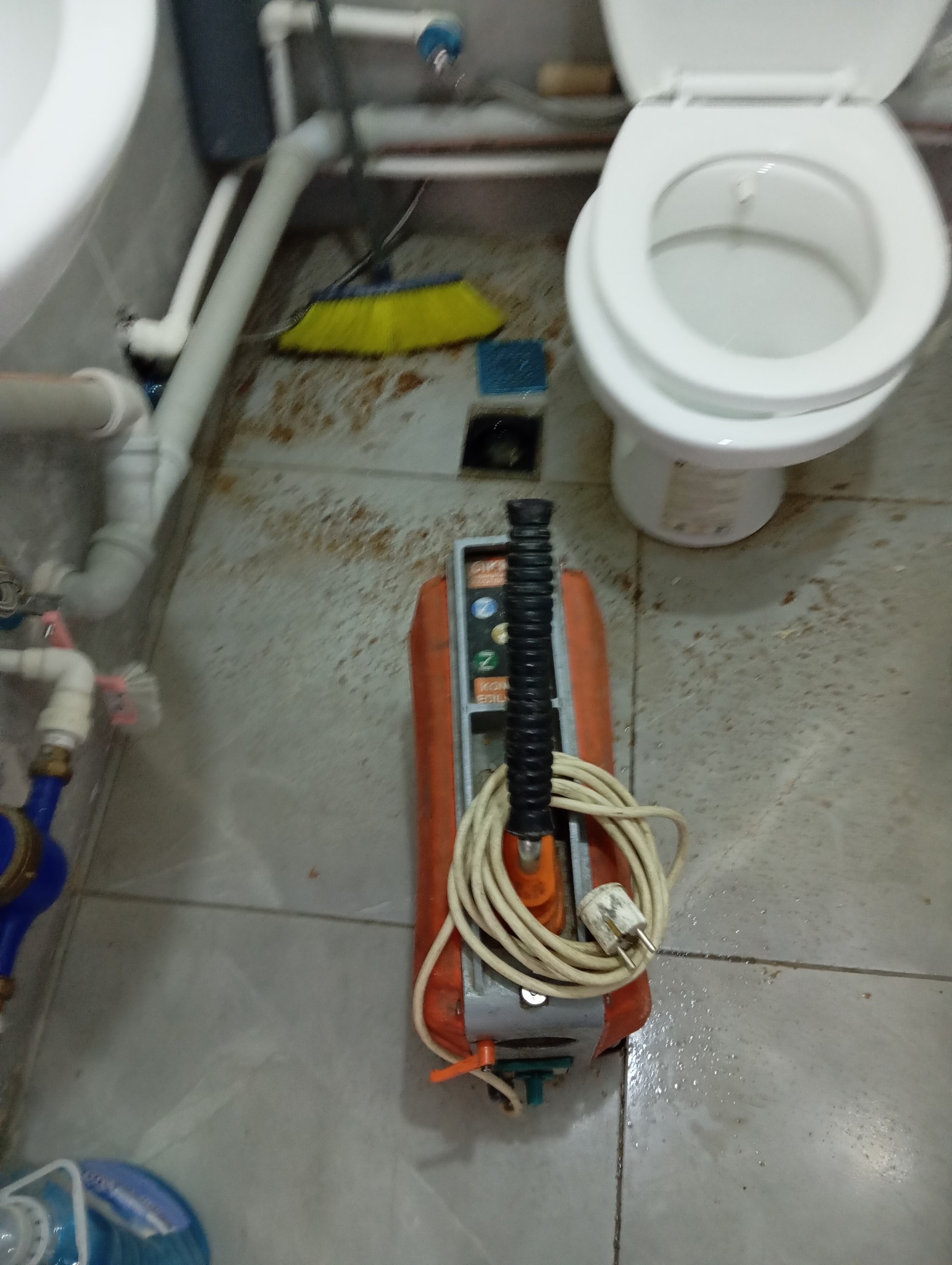 Islaklık kaynaklı kontrol ve tesisat müdahalesi